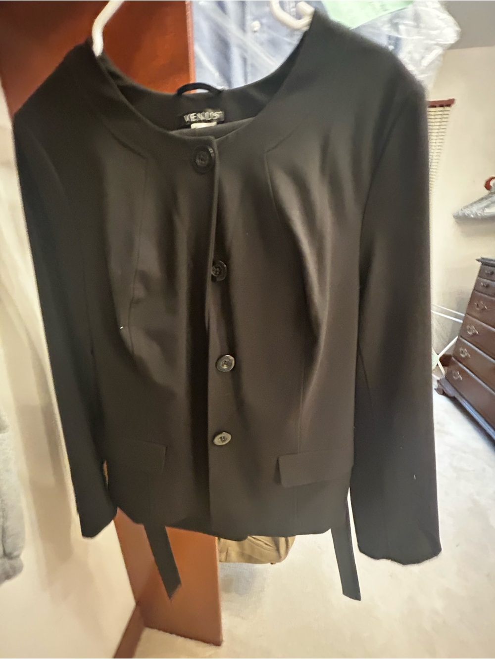 VENUS Black Women's Button-Front Blazer Jacket